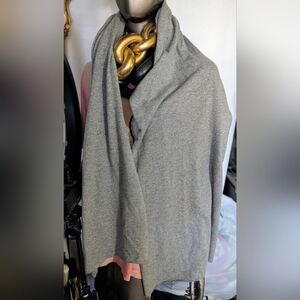 Brunello Cucinelli • 100% Cashmere Scarf in Heather Gray
